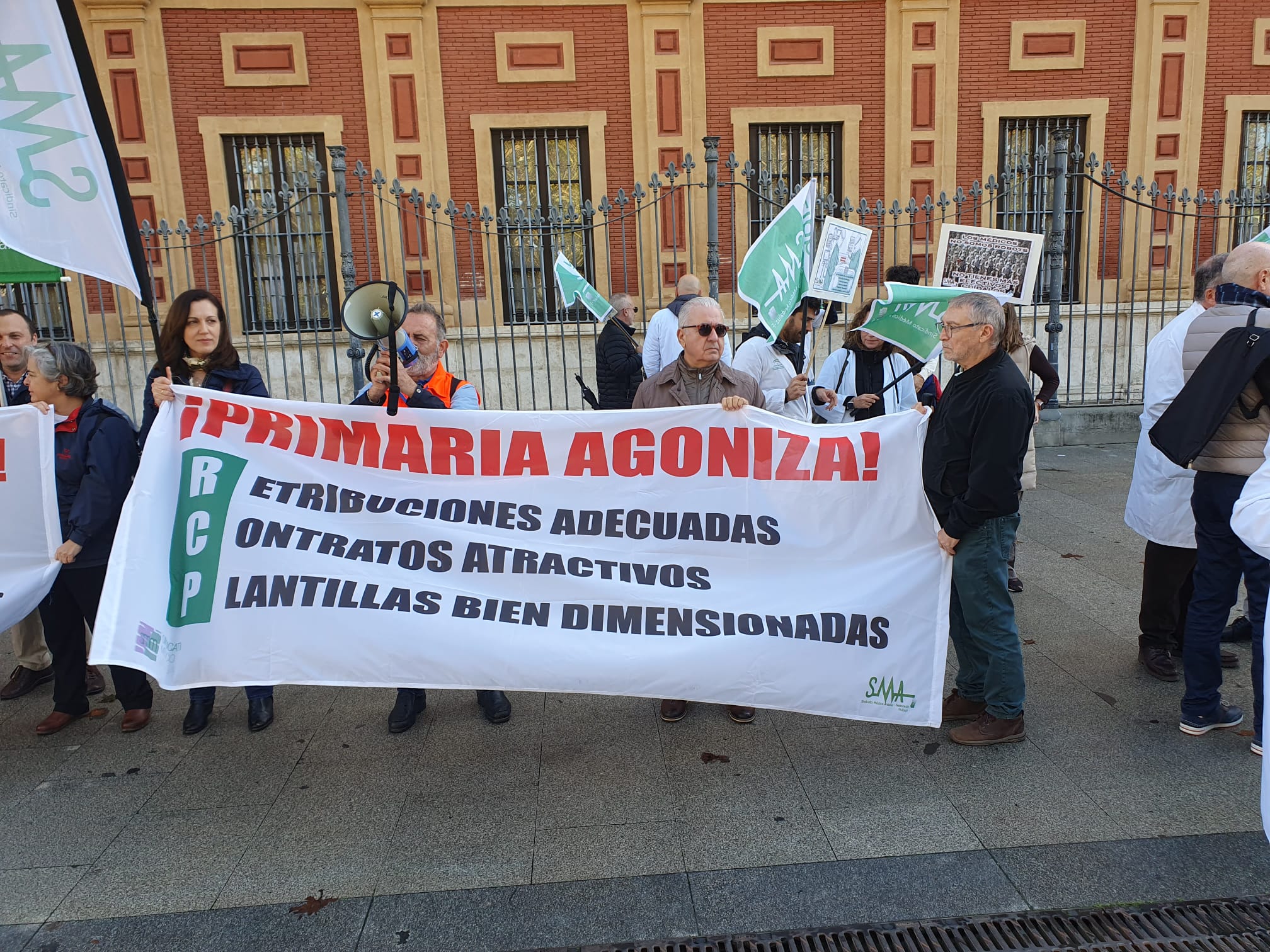 Los médicos andaluces se movilizan ante el evidente deterioro de la sanidad