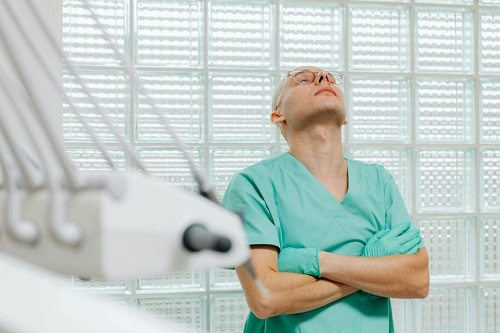 ¡Firma para que se incluya a los médicos entre las profesiones de riesgo que pueden adelantar su jubilación!
