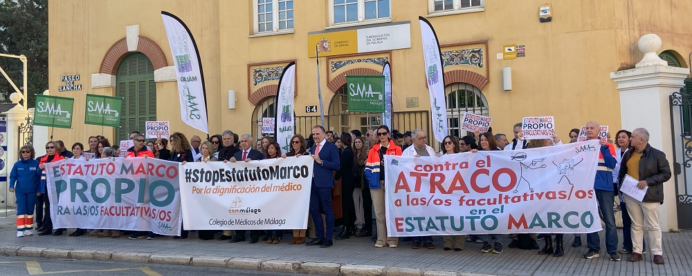 Médicos de Málaga se concentran en contra del borrador del Estatuto Marco