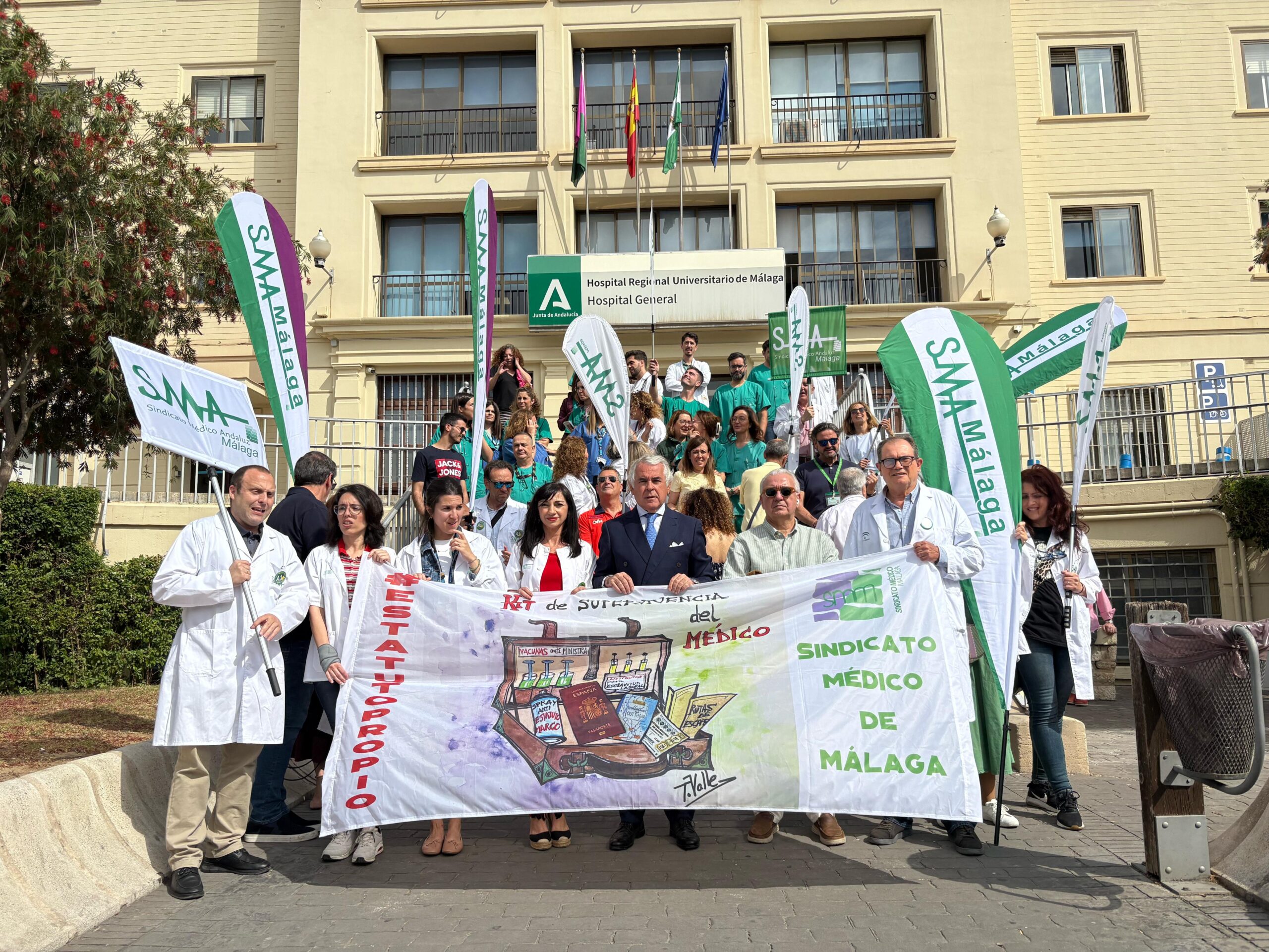 Los médicos se concentran en el Hospital Regional de Málaga y en el Hospital Costa del Sol de Marbella contra el Borrador del Estatuto Marco