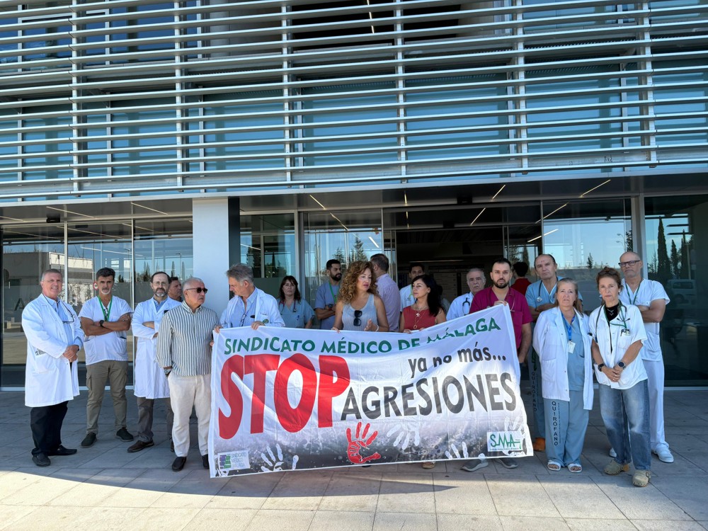 Un hombre agrede y amenaza verbalmente a una médica en el Hospital Costa del Sol de Marbella sin motivo alguno