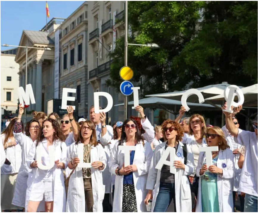 CESM y SMA exigen a Sanidad una nueva reunión sobre el Estatuto Marco: «La ministra parece querer la huelga del día 3»